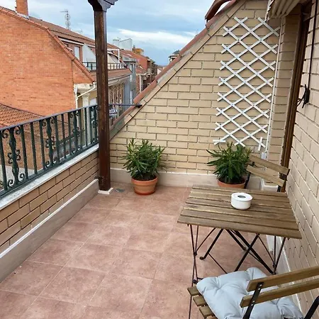 Atico Centrico Con Terraza Y Garaje *