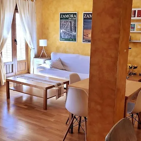 Atico Centrico Con Terraza Y Garaje Бенавенте