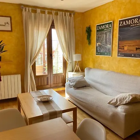 Atico Centrico Con Terraza Y Garaje Бенавенте