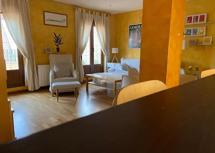 Atico Centrico Con Terraza Y Garaje Apartment Benavente